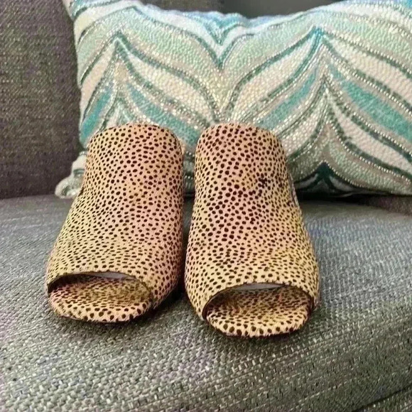 Banana Republic Leopard open toe heels with real calf hair Size 7M - Picture 3 of 7